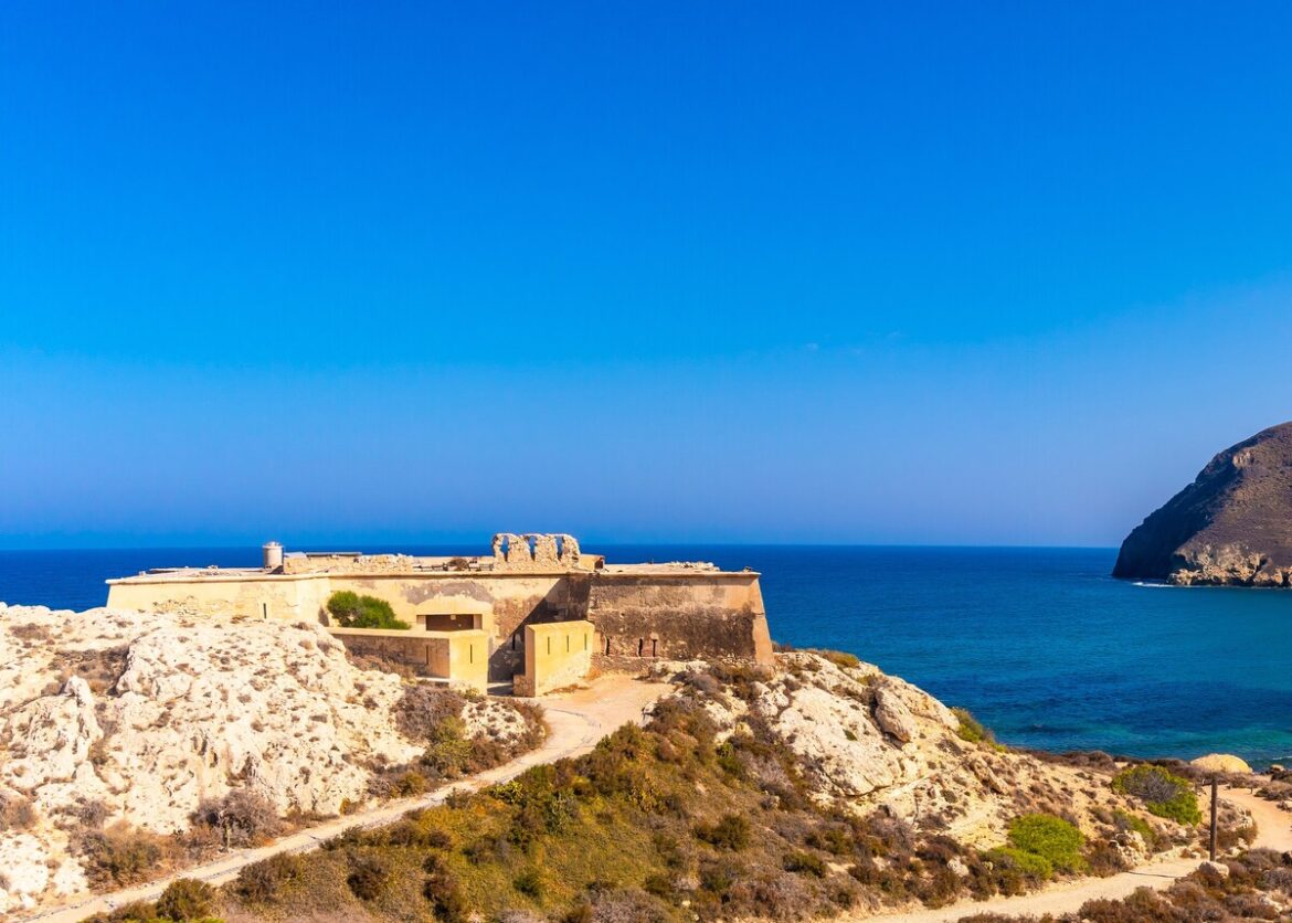 kasteel San Ramón in Rodalquilar, Cabo de Gata nog steeds te koop