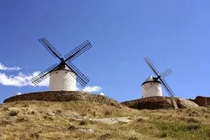 windmolens in la Mancha, die Don Quichot voor monsters aanzag
