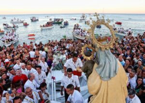 virgen del carmen op het strand