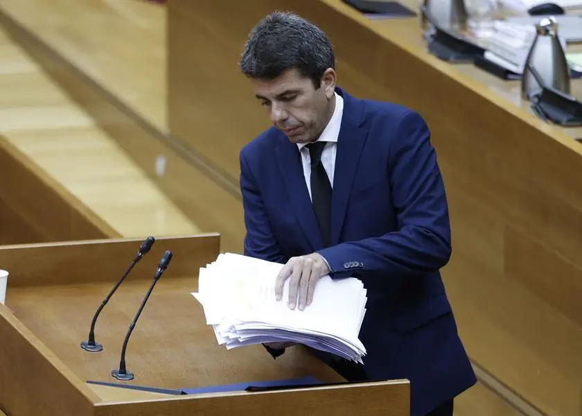 Regering Mazón onder vuur wegens valse diploma´s