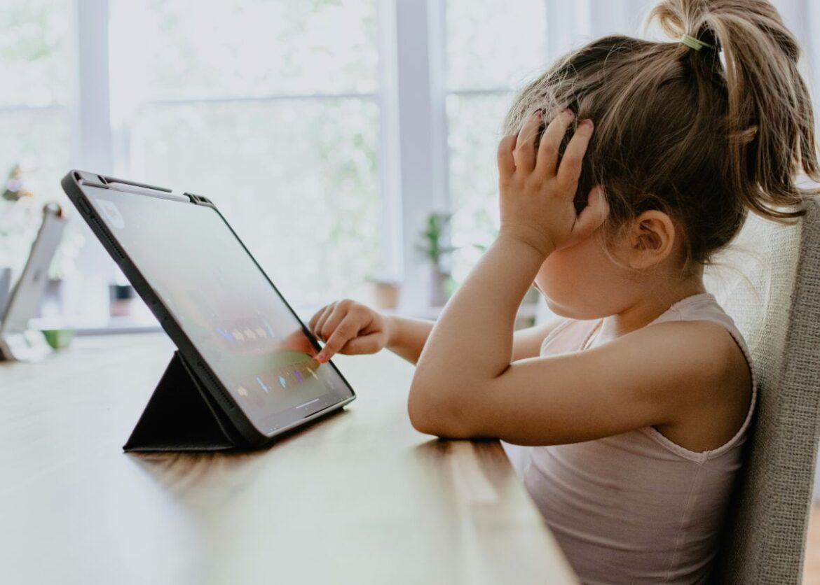 schermgebruik kinderen Spanje leidt tot gezondheidsproblemen