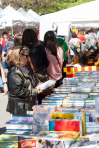 boekenmarkt in Barcelona op 23 april