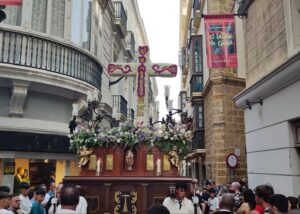 Cruz de Mayo Puntales in Cádiz