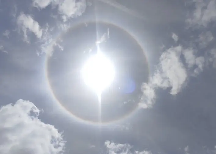 Halo rond de zon te zien vanuit Corralejo, Fuerteventura