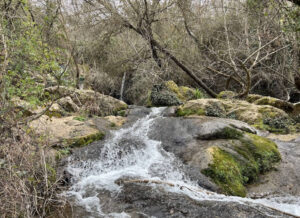 waterval Huéznar, verkoelende wandeling