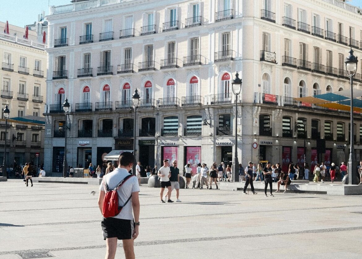 Waarom staan er geen bomen op wat soms het heetste plein van Spanje lijkt?