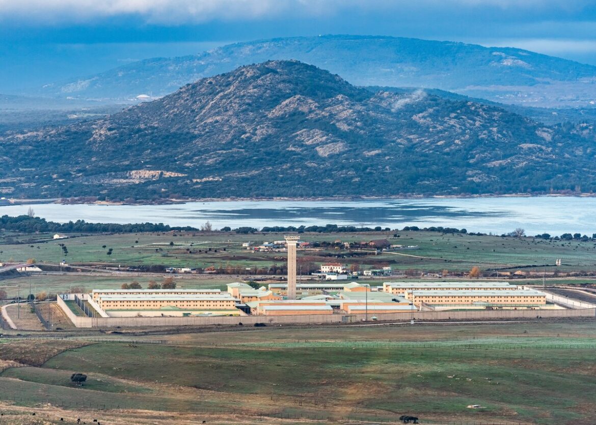 PSOE-kopstuk Santos Cerdán zit sinds maandag in de Soto Real gevangenis in de Sierra de Madrid