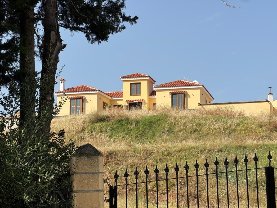 Buitenkans te koop aan Costa del Sol: ruime finca met stallen