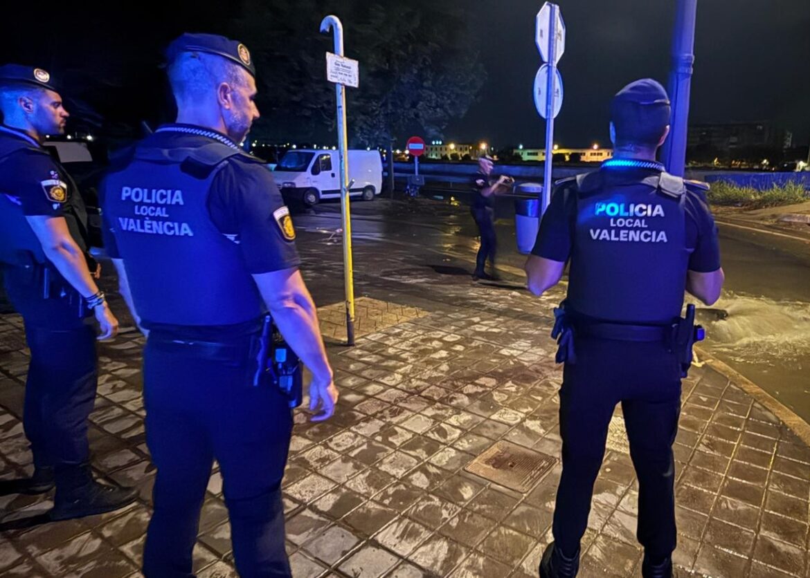 Politie houdt afwateringskanaal in de gaten: update noodweer Valencia 29-S