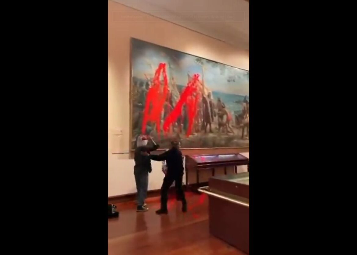 Klimaatactivisten bekladden schilderij Columbus met rode verf