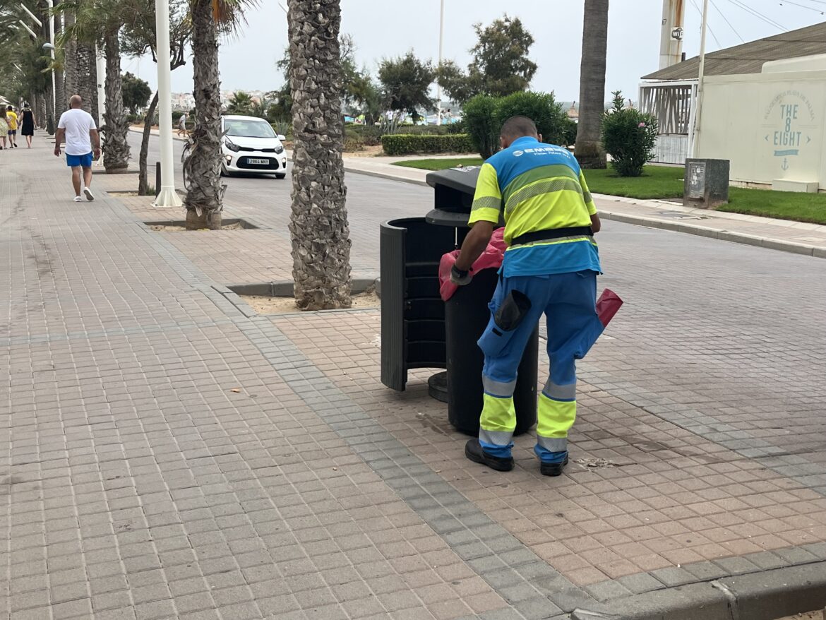 Schoonmakers tegen vervuiling op straat