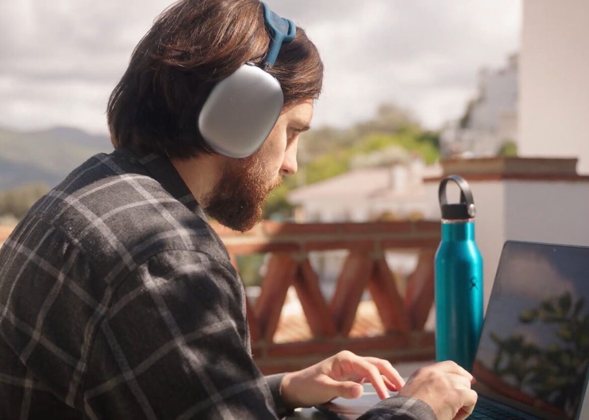 Telewerkers brengen dorpje Benarrabá weer tot leven via organisatie Rooral