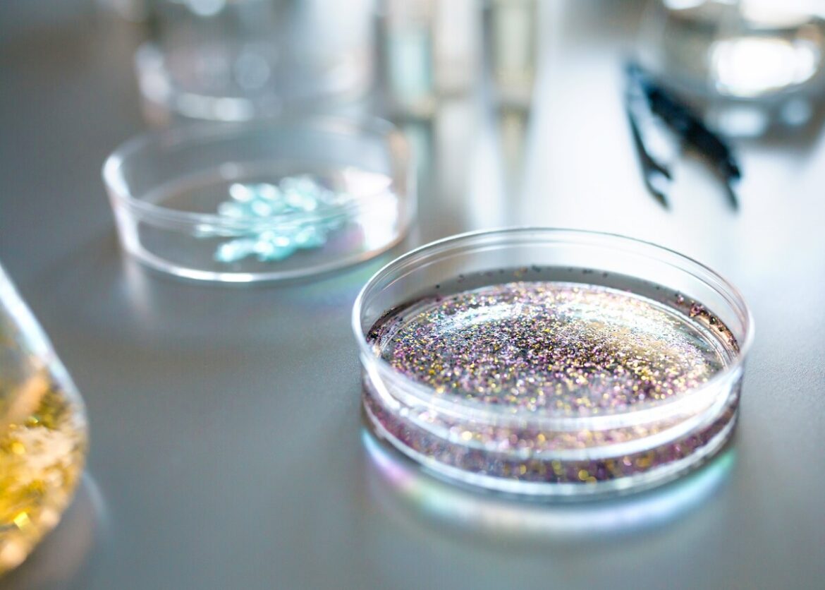 Spaanse arts geeft tips over hoe je microplastics zoveel mogelijk uit je leven kunt bannen