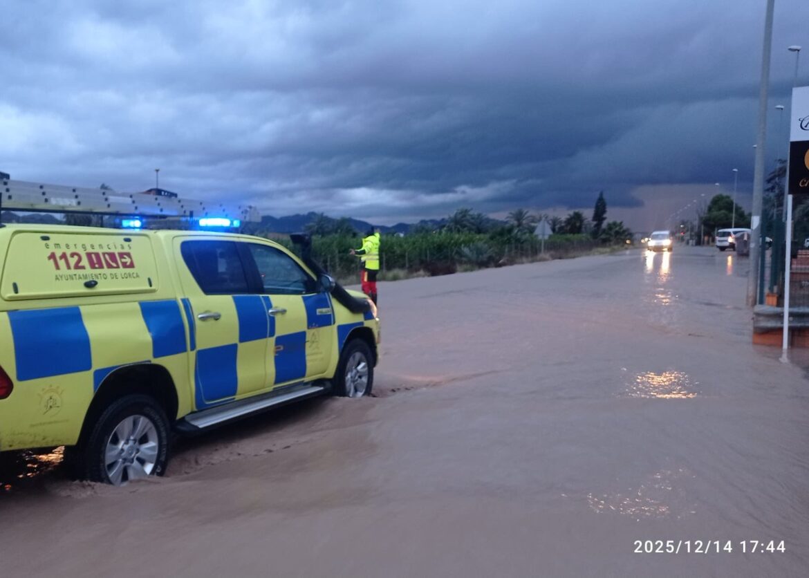 zware regen Spanje leidt tot overlast, reddingsacties en sluiting honderden scholen