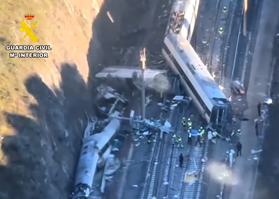 Spanje kondigt drie dagen nationale rouw af ter nagedachtenis aan de slachtoffers van de treinramp bij Adamuz