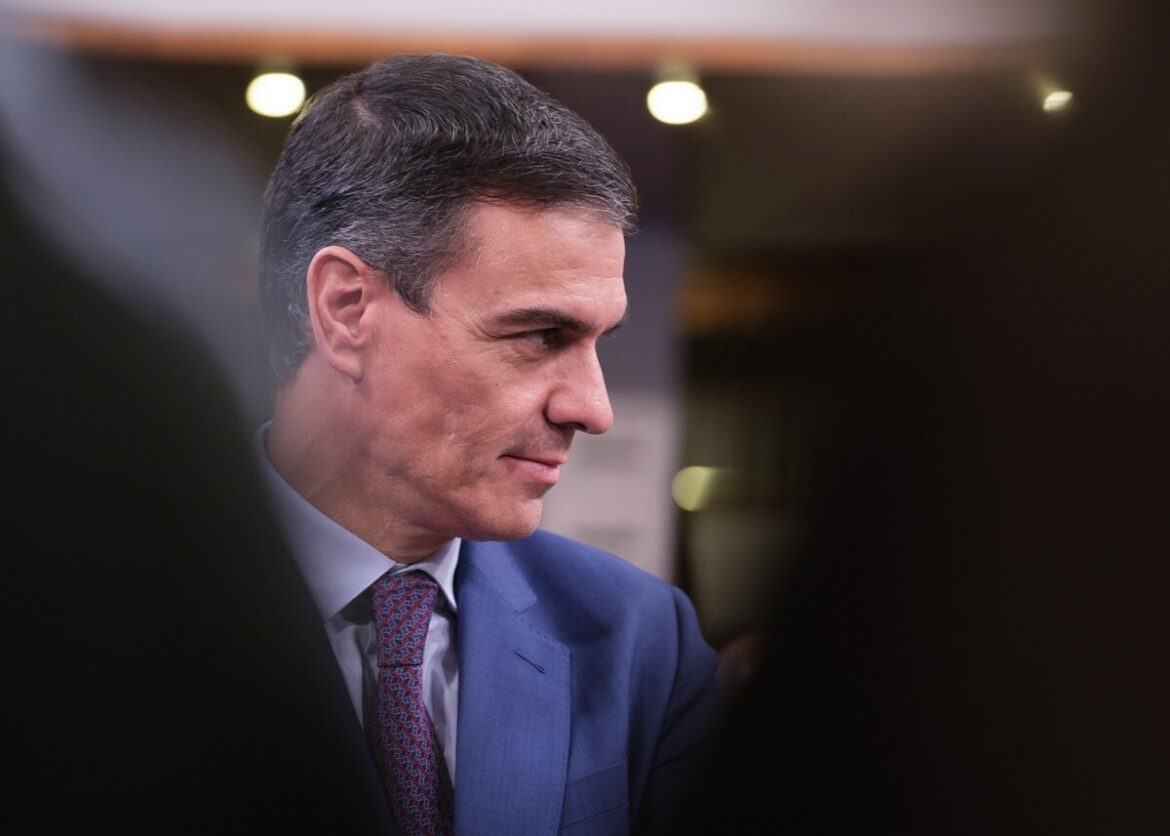 Pedro Sánchez, Spanje's premier blijft volgens The New York Times politiek overeind dankzij Trump