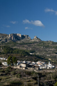 Zicht op Sierra de Aitana en Benimantell