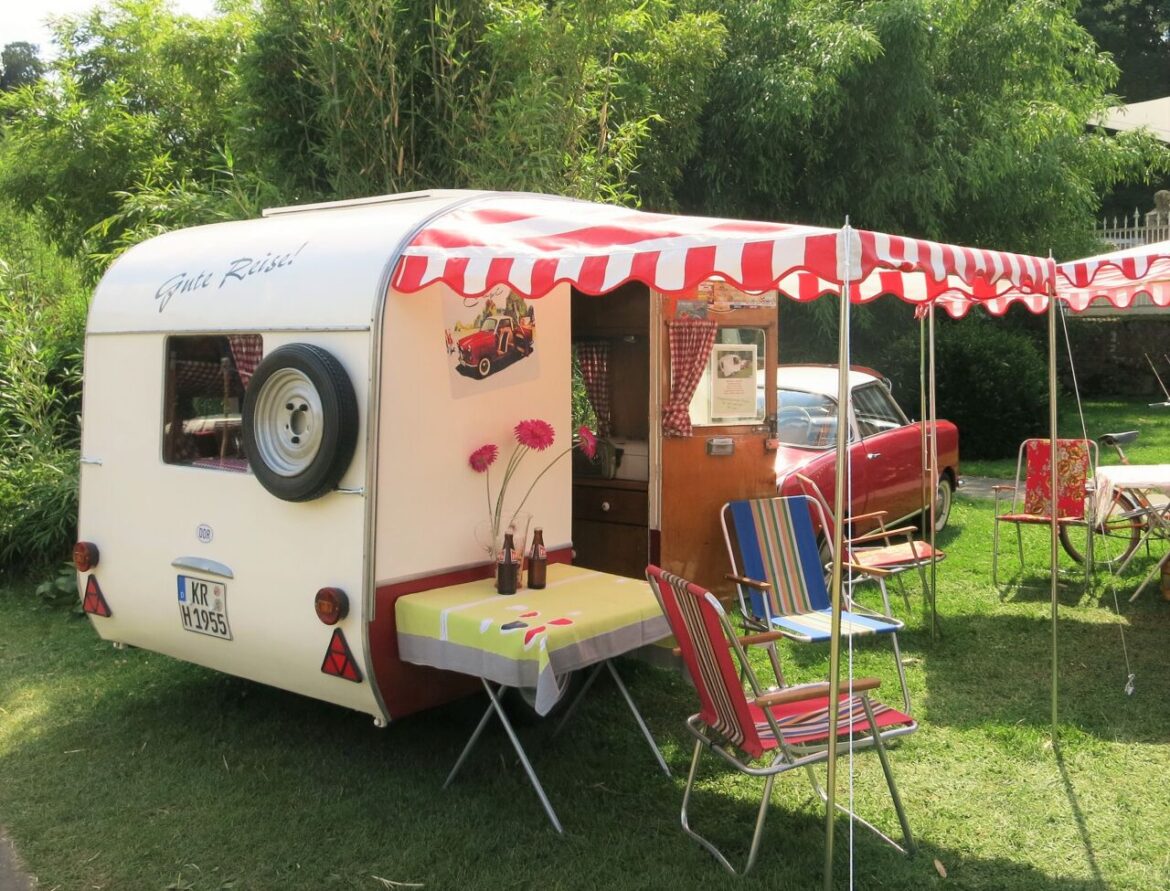 Vintage caravan op beste camping van Spanje 2026