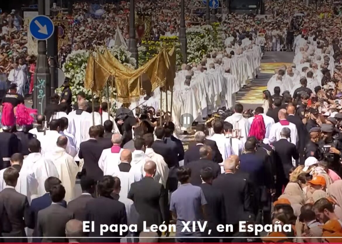 honderduizenden mensen woonden bezoek Paus LEO XIV in Madrid bij