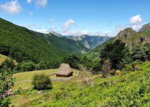 Braña in het landschap van Somiedo