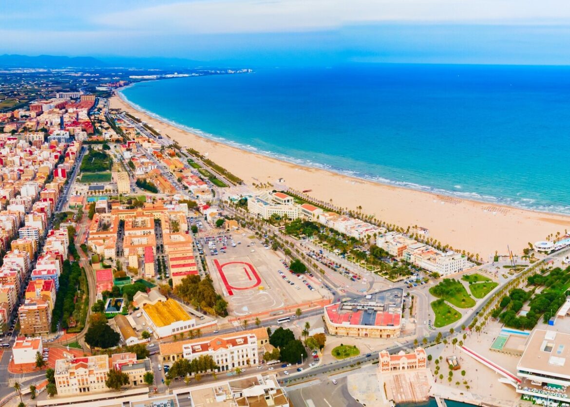 115 leegstaande percelen in de populaire wijk El Cabanyal in Valencia, wat gaat de gemeente ermee doen?