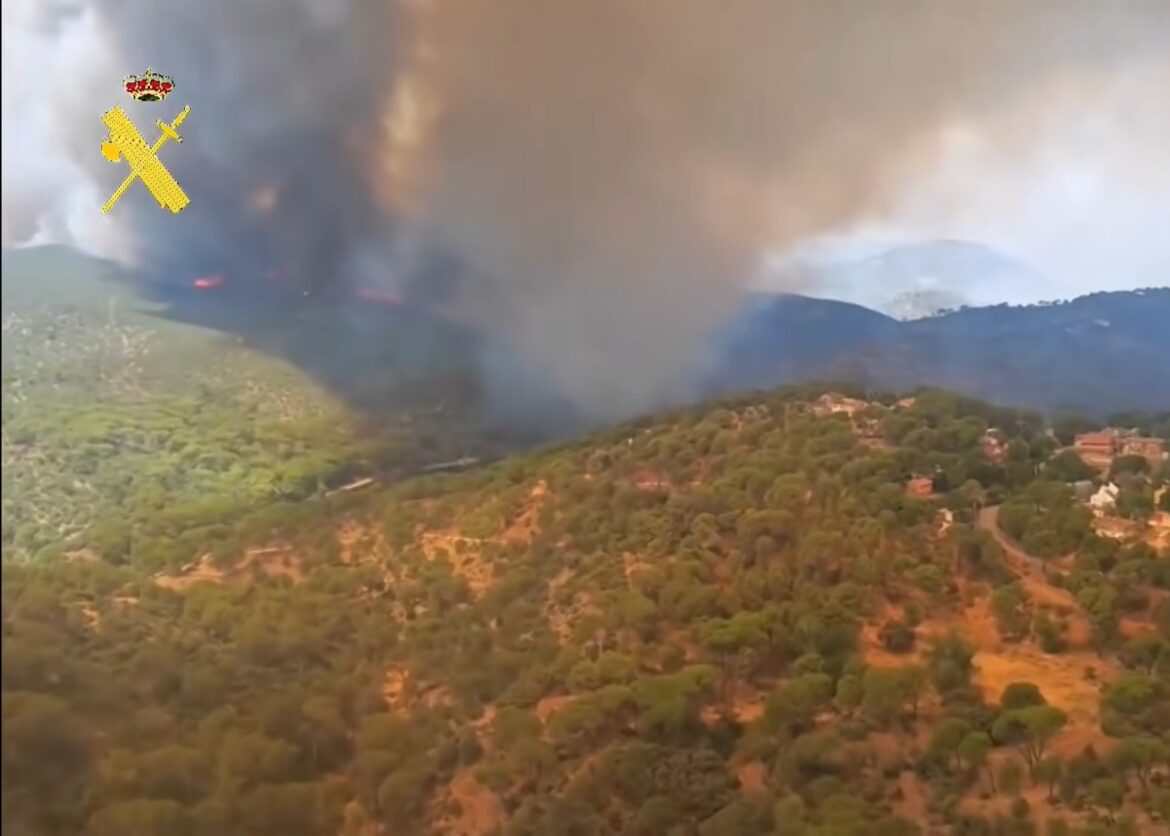 enorme bosbranden woeden in Madrid en Ávila, hier vanuit de lucht