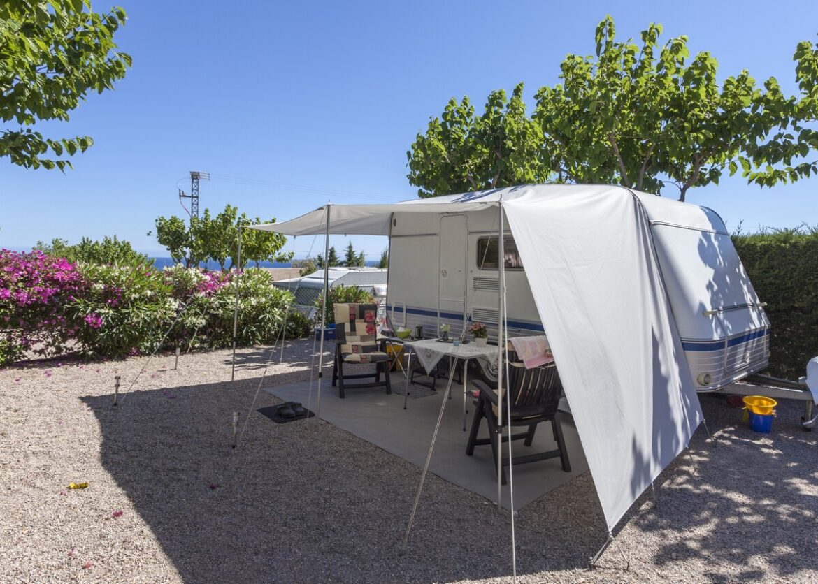 caravan op camping in Zuid-Spanje