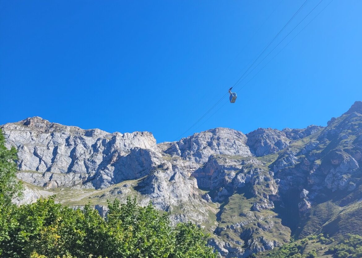 Picos de Europa, Fuente Dé, vlakbij werd de illegale vuilstortplaats gevonden