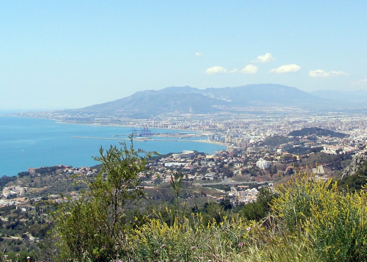 Baai van Málaga vanaf berg San Antón