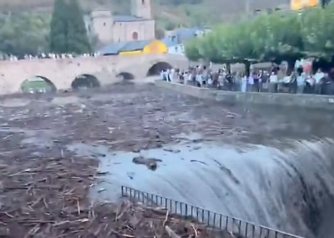 modderstroom en overstromingen in Ponferrada