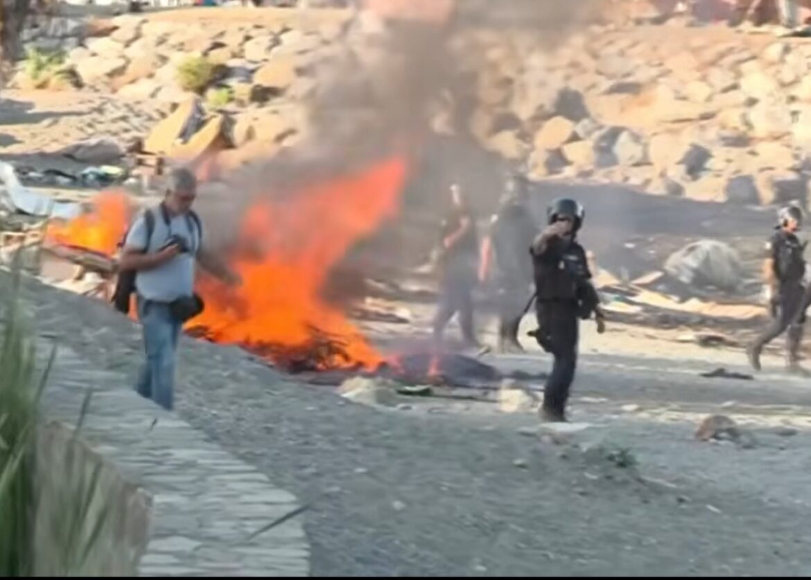 rellen en onrust in Ceuta: brandstichting in geïmproviseerde migrantenkampen