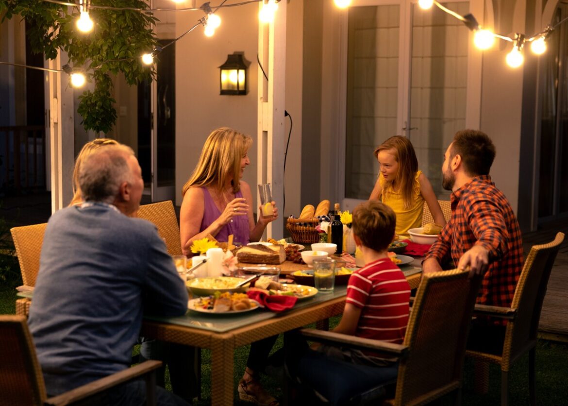 Familie aan de maaltijd: Spanjaarden eten vroeger