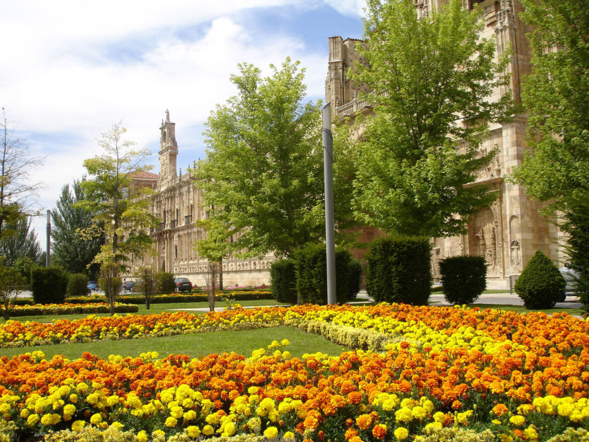 Tuinen Plaza San Marcos León